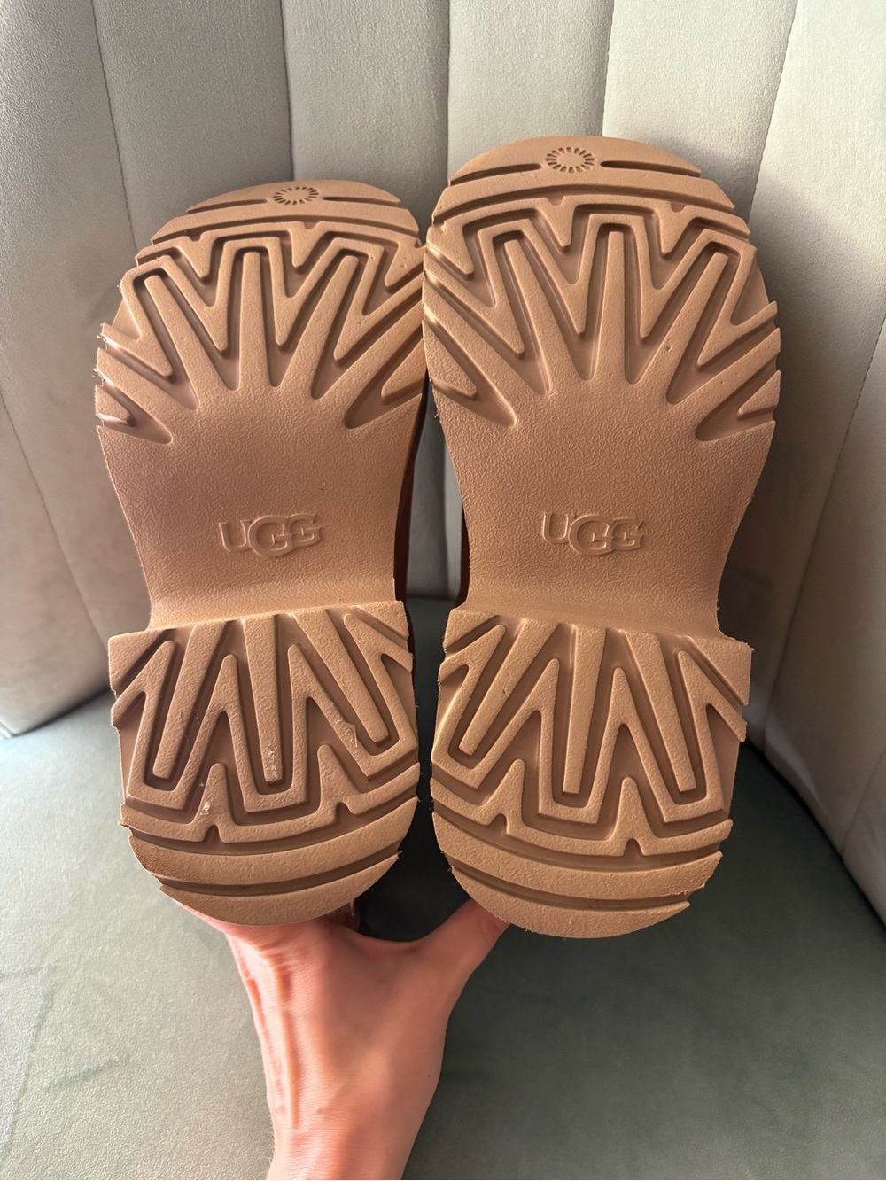 UGG Women's Classic Ultra Mini New Heights Boots Size 9 Womens Chestnut Brown - Picture 3 of 7